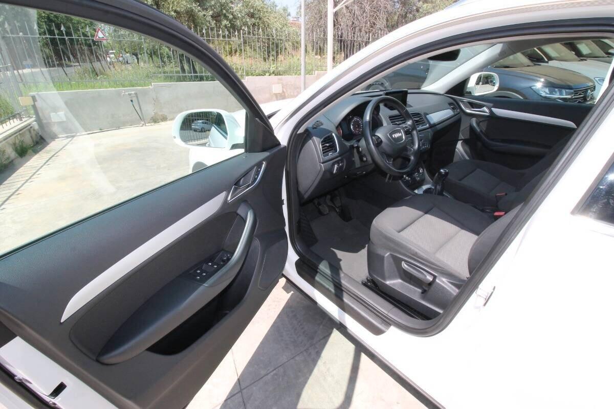 Audi Q3 2.0 TDI 120 CV Business|12.2015