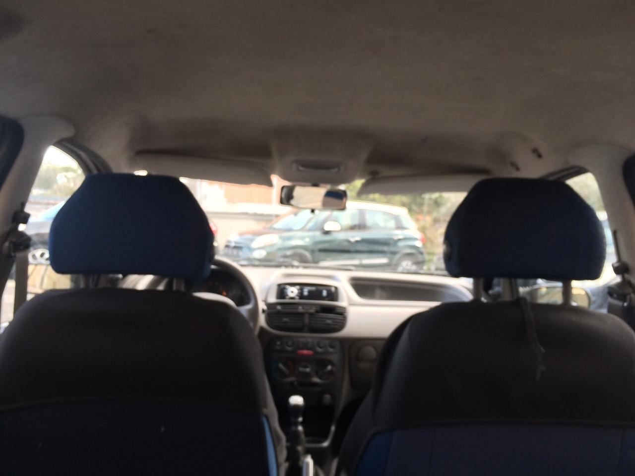 2001 Fiat Punto 1.2i cat 5 porte tagliandata distribuzione eseguita km 183000!