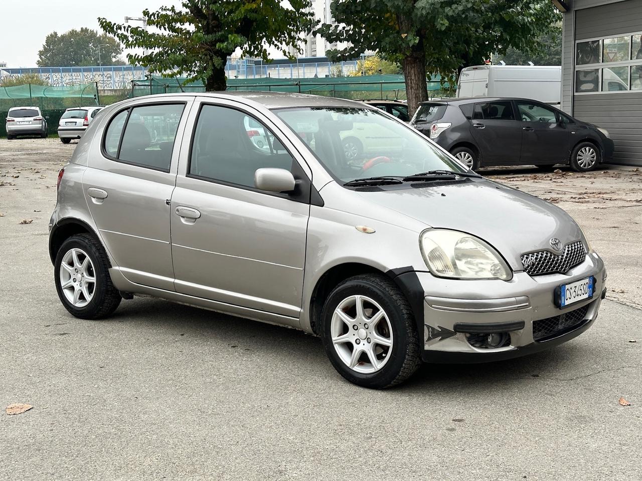 Toyota Yaris 1.0i 16V cat 5 porte Sol X Neopatentati