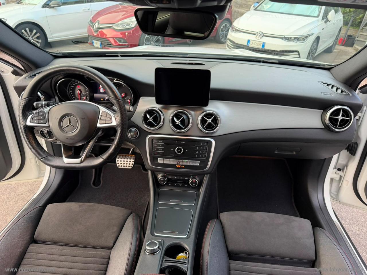 MERCEDES-BENZ GLA 200 d Automatic 4Matic Premium