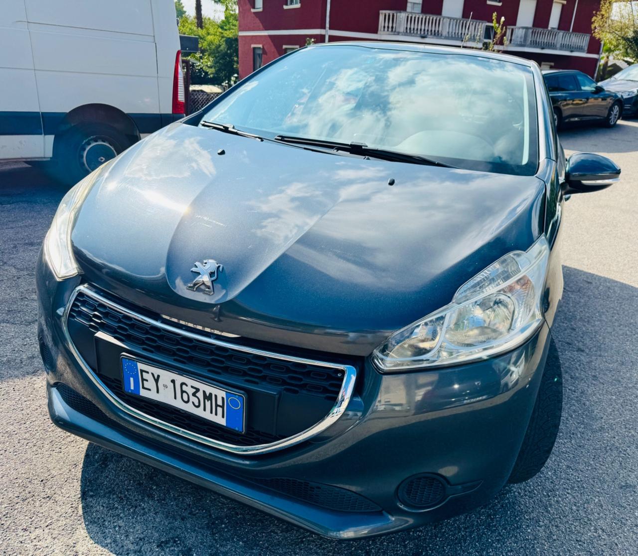 Peugeot 208 PureTech 82 5 porte Allure