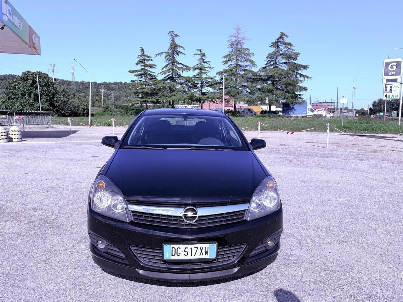 Opel Astra GTC 1.3 CDTI 3 porte Ok neopatentati