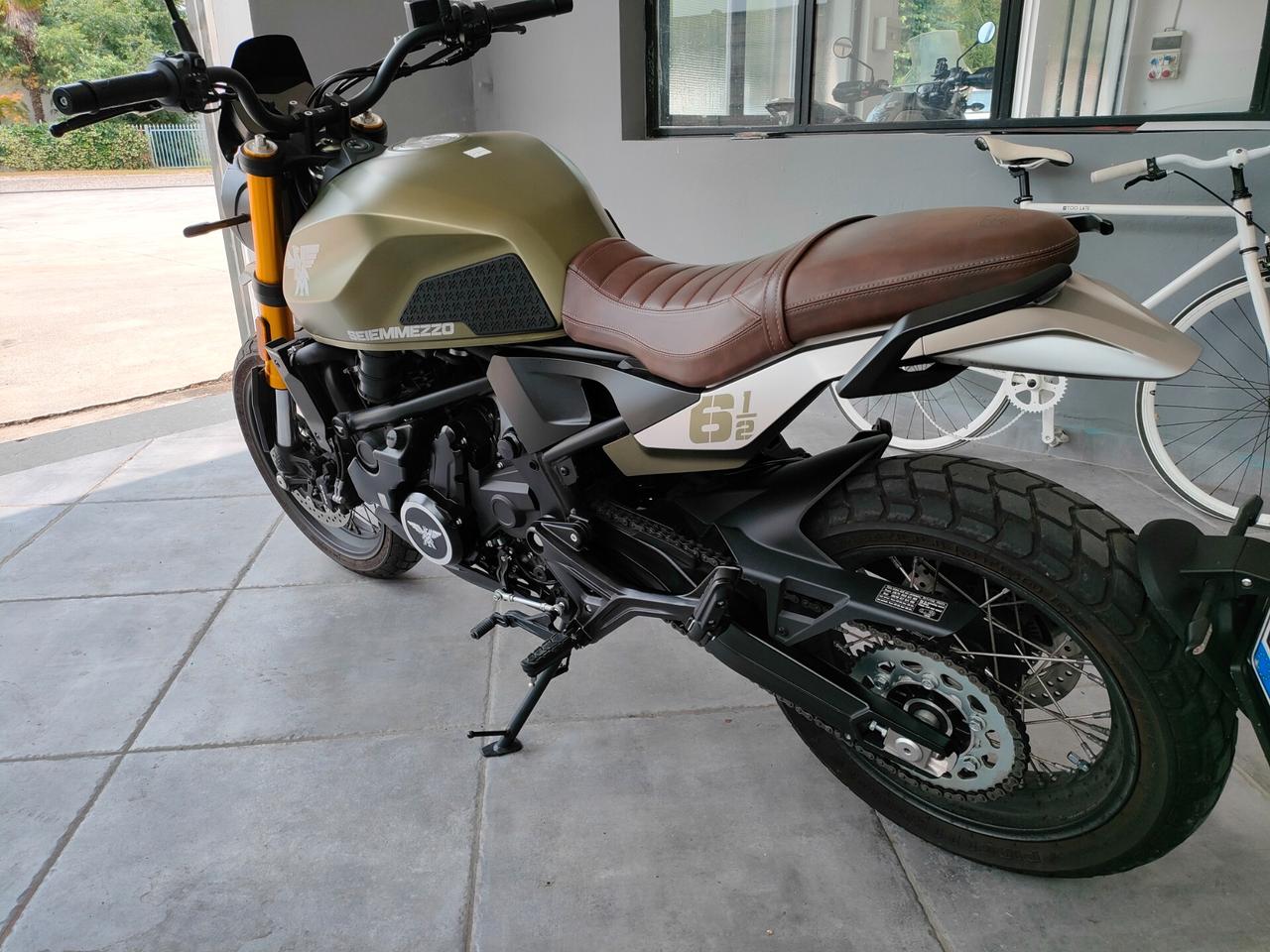 MOTO MORINI SEIEMEZZO SCR