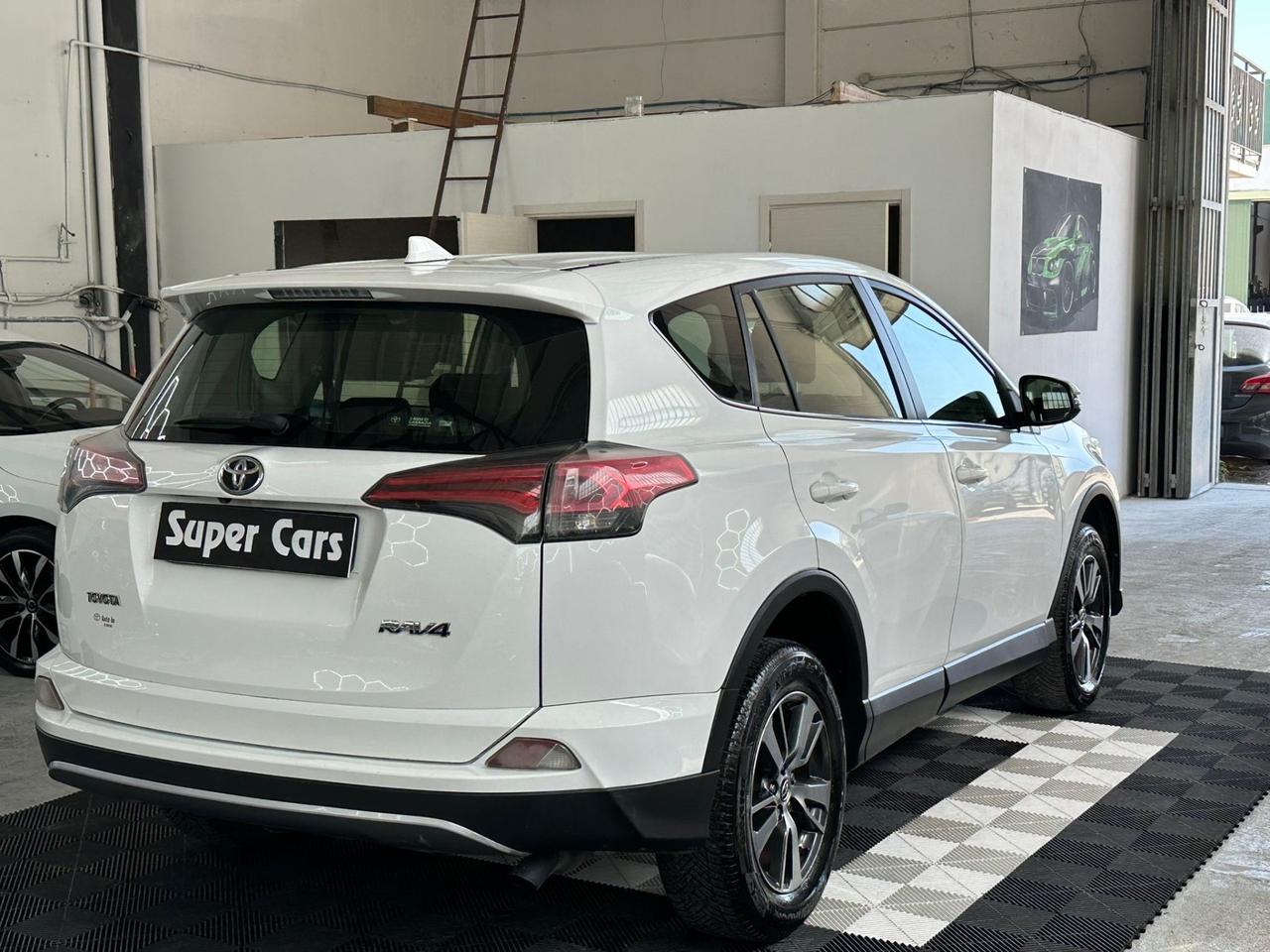 Toyota RAV 4 RAV4 2.0 D-4D 2WD Active