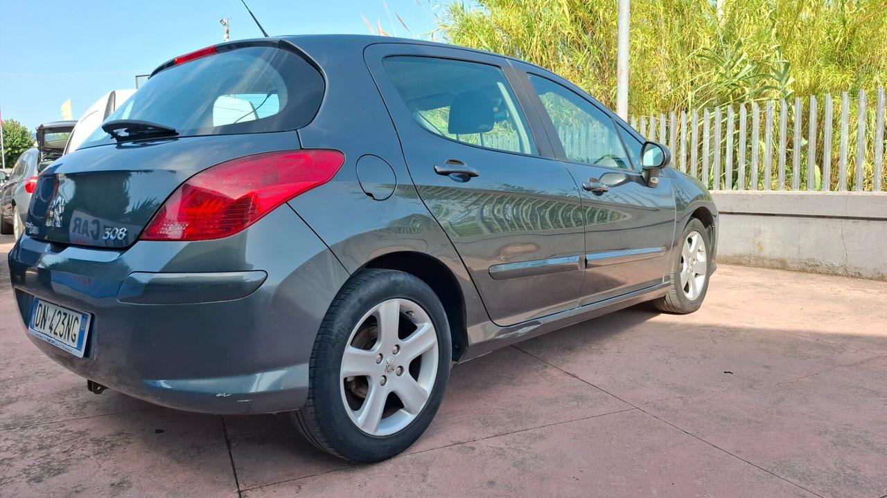 Peugeot 308 1.6 HDi 110CV 5p. 2-Tronic Premium-Automatica-Gancio Traino