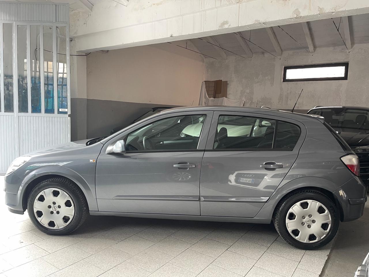 Opel Astra 1.7 CDTI 101CV 5 porte Cosmo