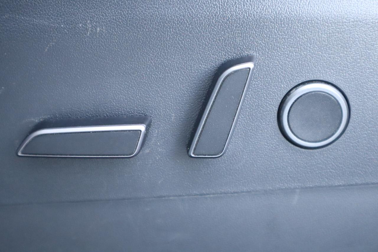 Tesla Model Y 299CV - POMPA DI CALORE - CAMERA