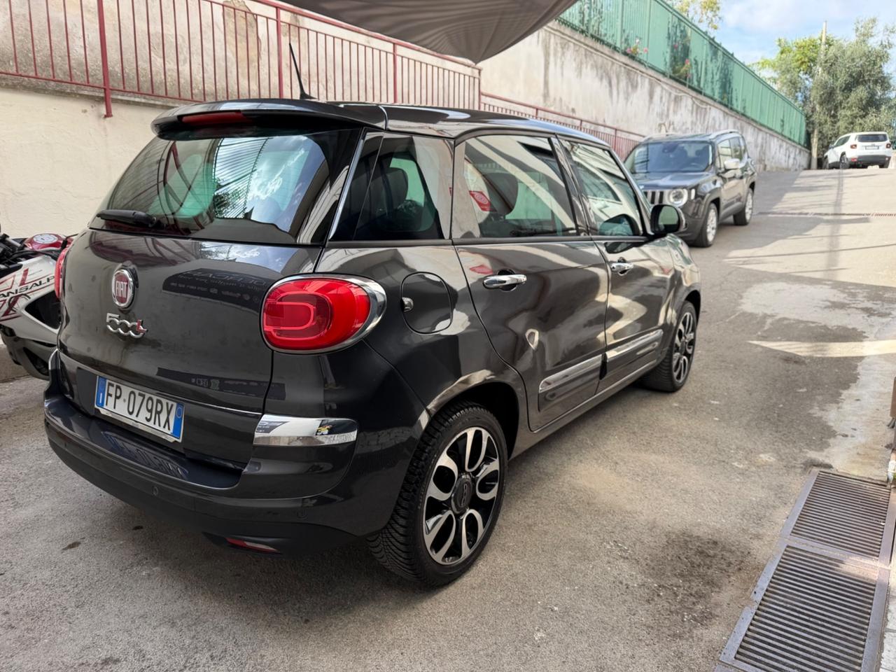Fiat 500L LOUNGE con tetto panoramico