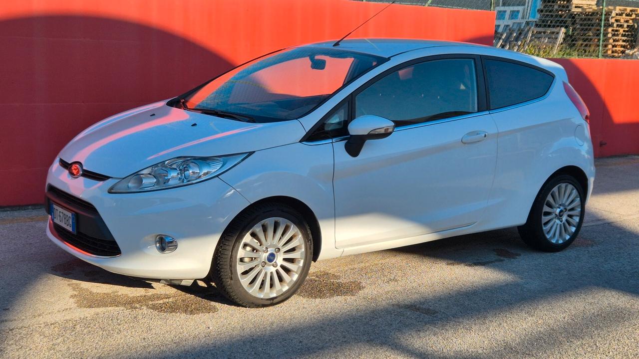 Ford Fiesta 1.2 82CV Titanium soli 39.000 km !!!