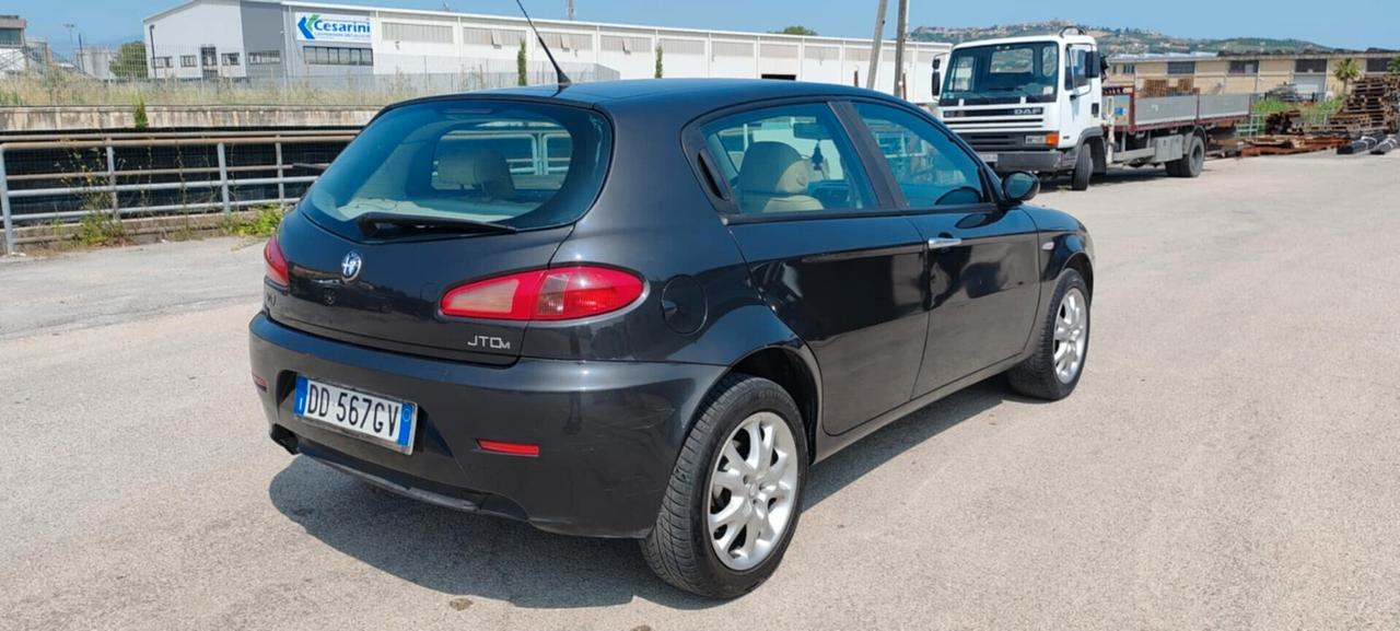 Alfa Romeo 147 1.9 JTD (120) 5 porte Collezione