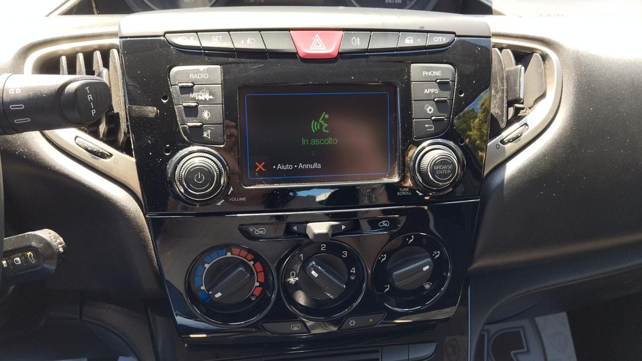 LANCIA YPSILON 1.2 BENZINA