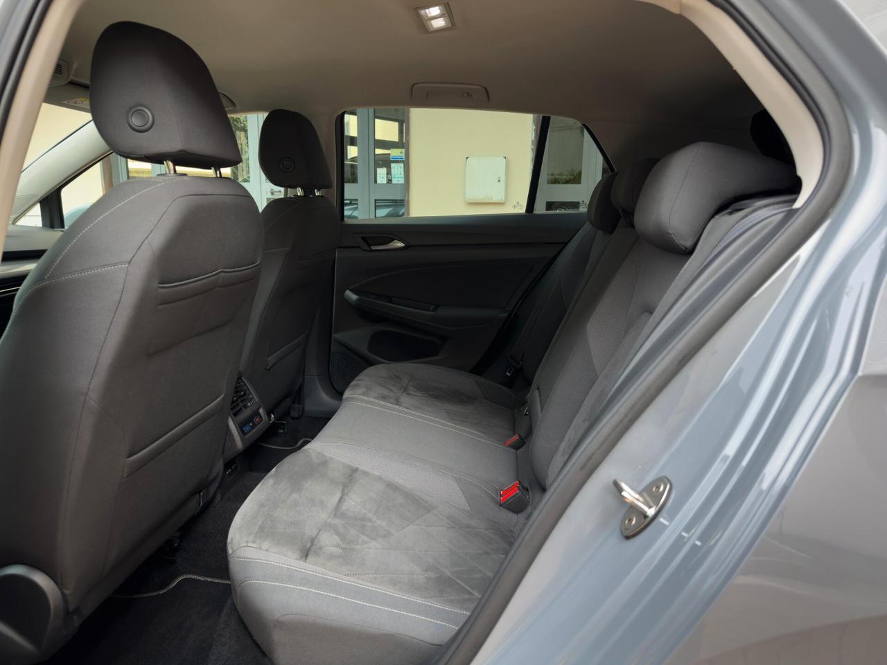 Volkswagen Golf 2.0 TDI Style 115 cv Neopatentati