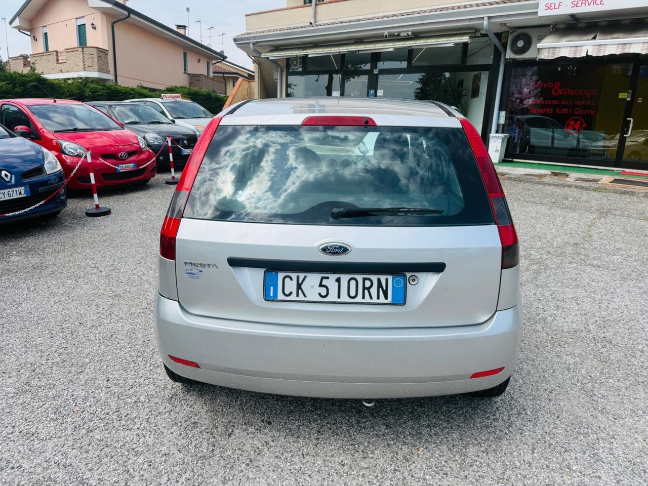 Ford Fiesta 1.4 16V 5p. Ghia