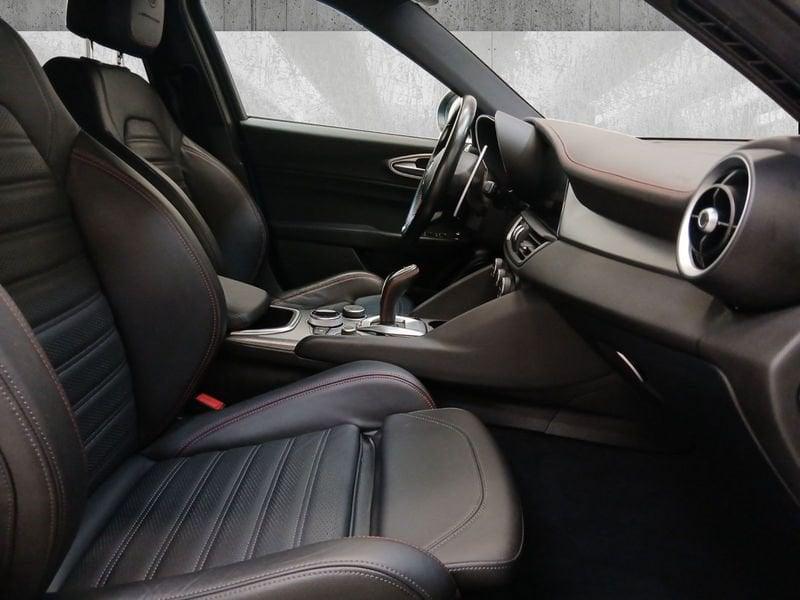 Alfa Romeo Giulia 2.2 t Competizione Q4 210cv auto