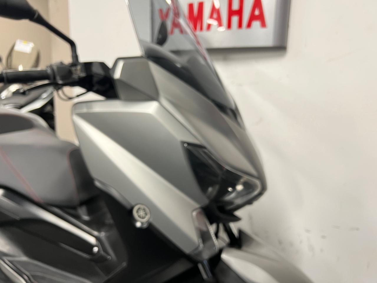 Yamaha X-Max 250