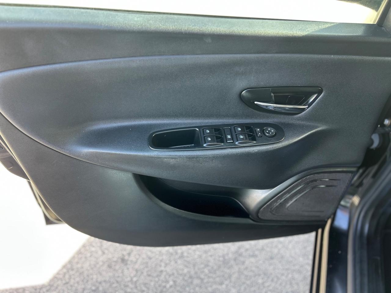 Lancia Ypsilon 1.2 Platinum