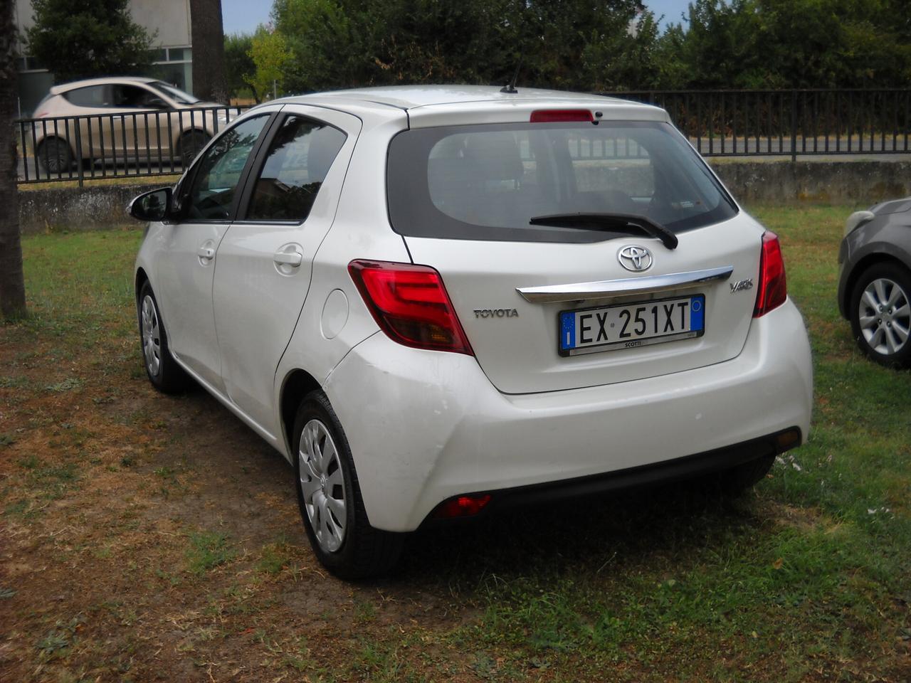Toyota Yaris 1.0 5 porte