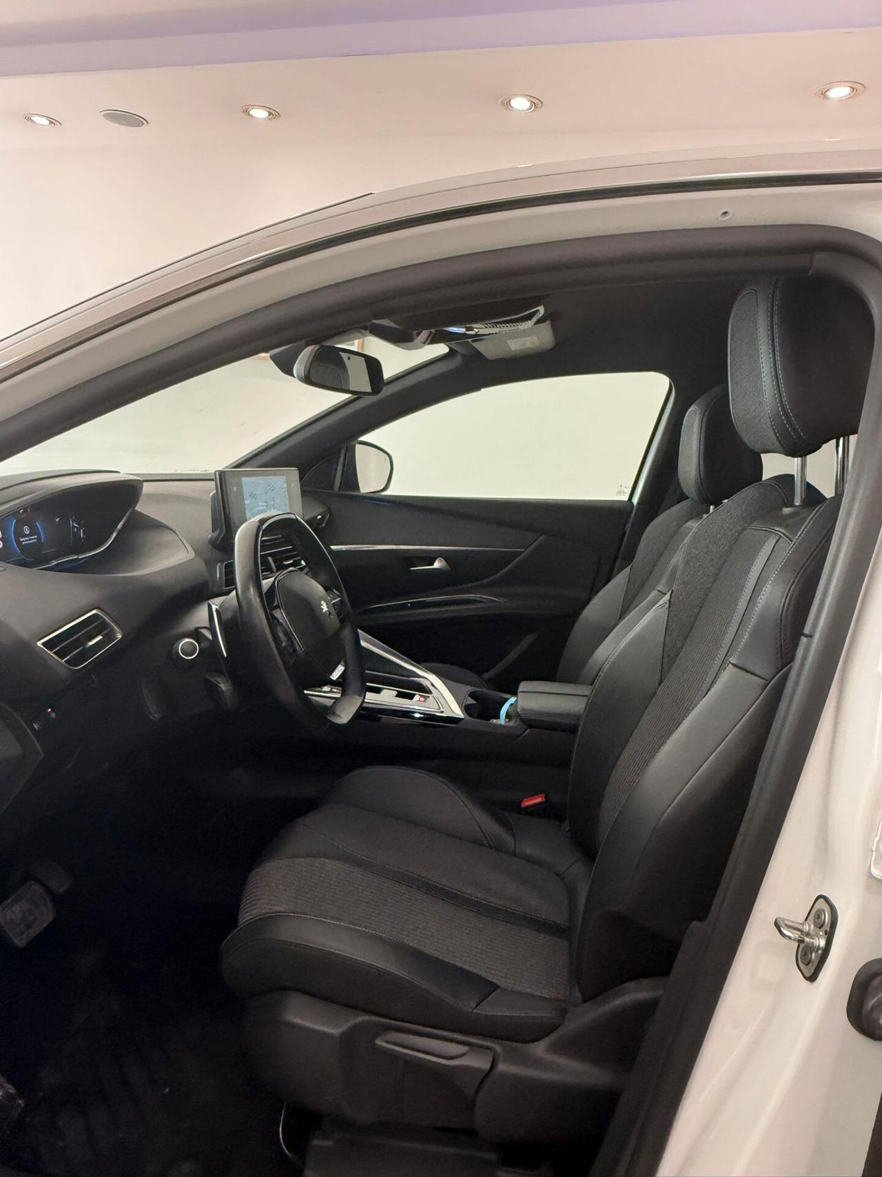 Peugeot 3008 1.5 DCI 130CV ANNO 2023 Allure Pack