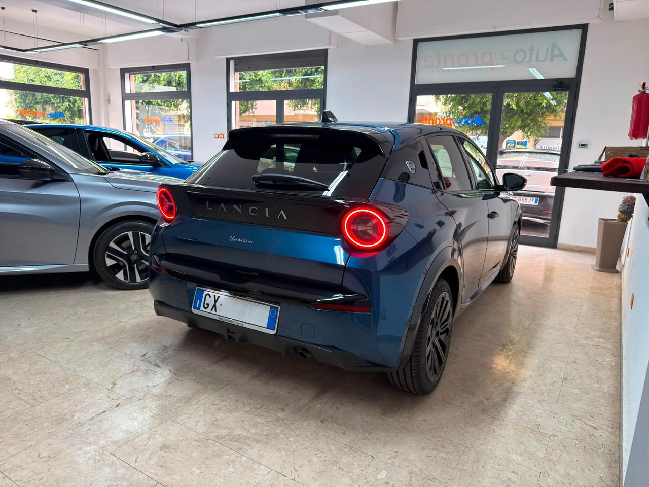 Lancia Ypsilon Hybrid 110CV e-DCT Edizione Cassina