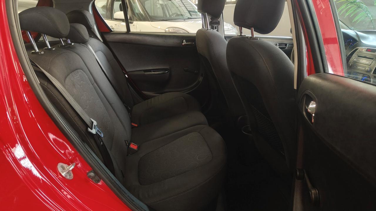 Hyundai i20 1.4 CRDi 5p. Sound Edition