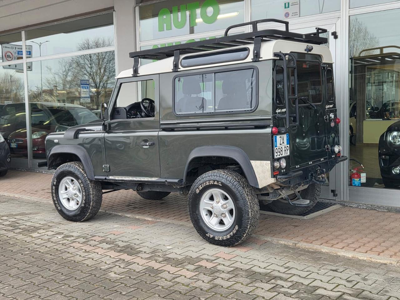 Land Rover Defender 90 2.4 TD4 Station Wagon E
