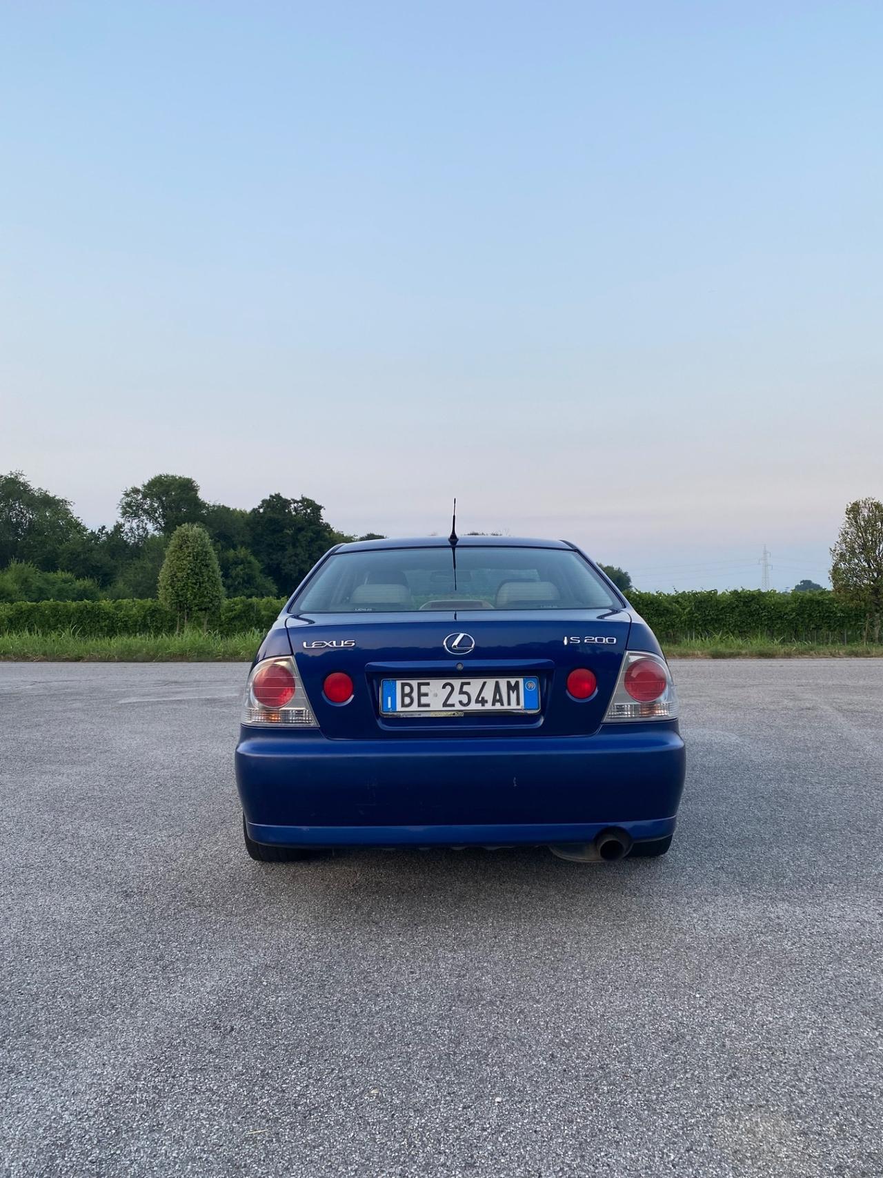 Lexus IS 200 IS 200i 24V cat