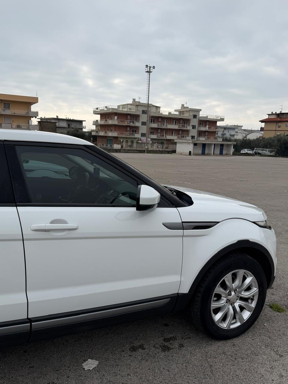 Land Rover Evoque 2.2 TD4 5p. Prestige