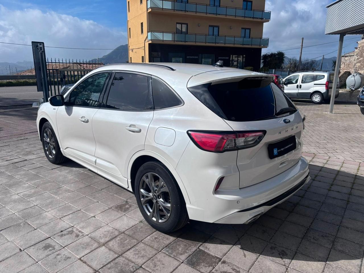 FORD KUGA ST-LINE