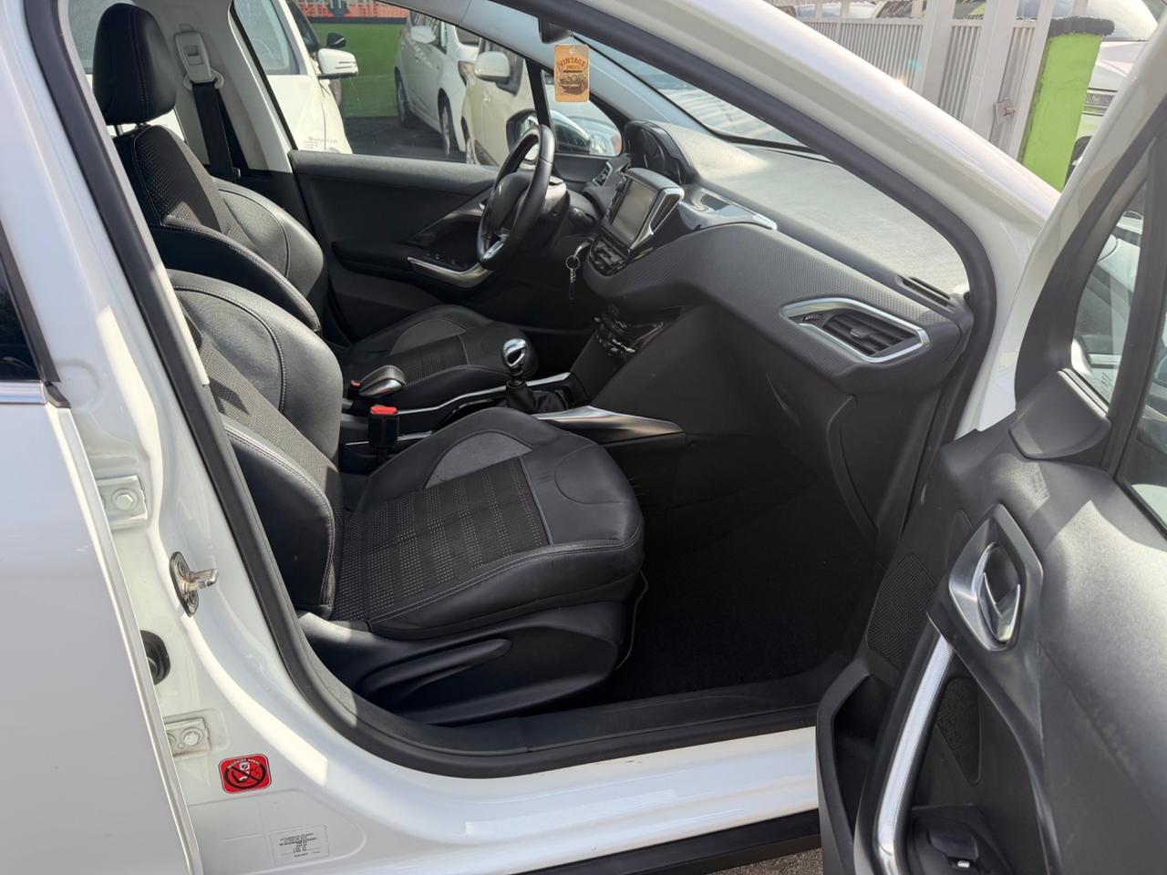 Peugeot 2008 1.6 e-HDi 115 CV Stop&Start Allure