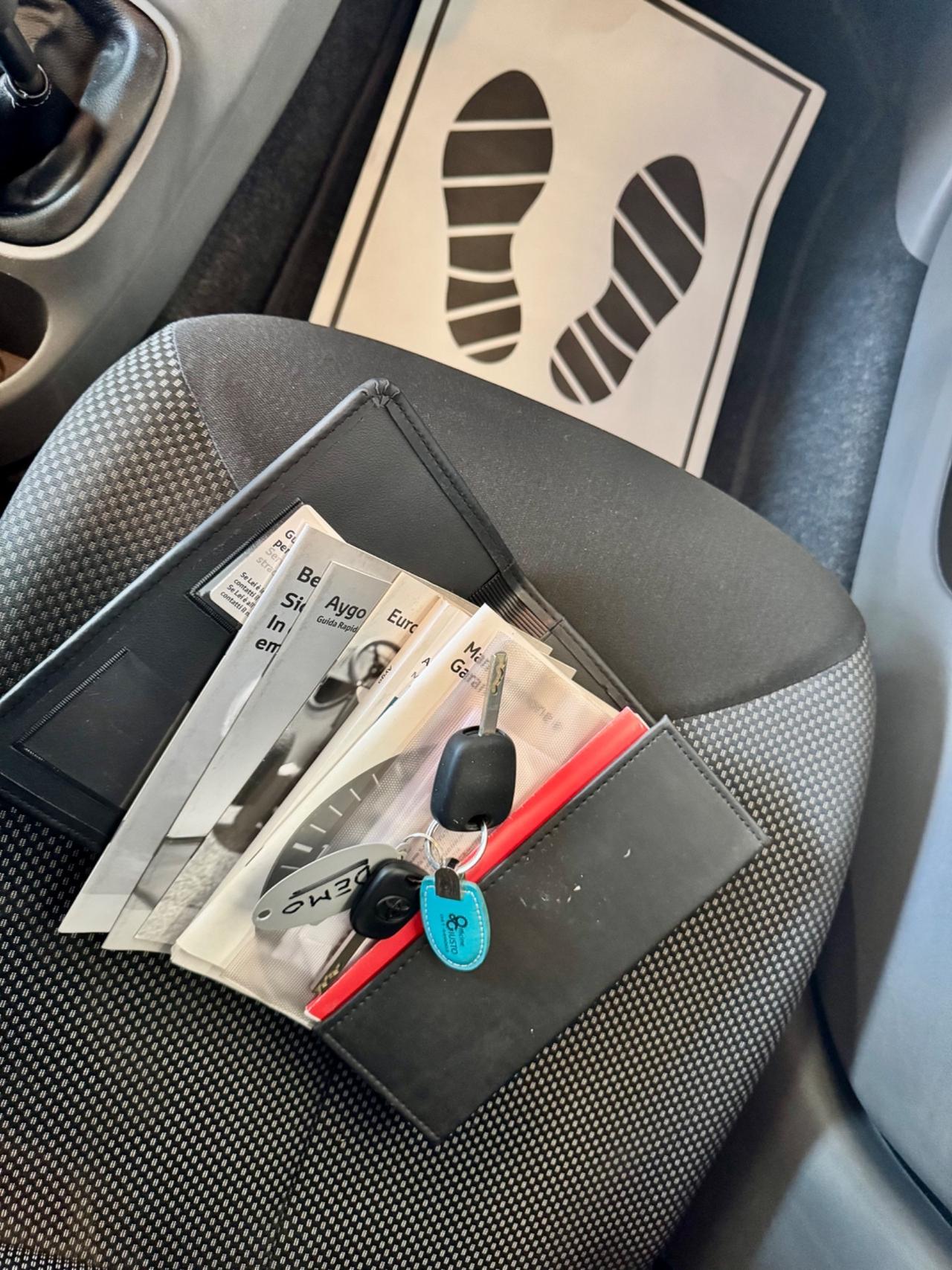 Toyota Aygo 1.0 12V VVT-i 5 porte Lounge Connect