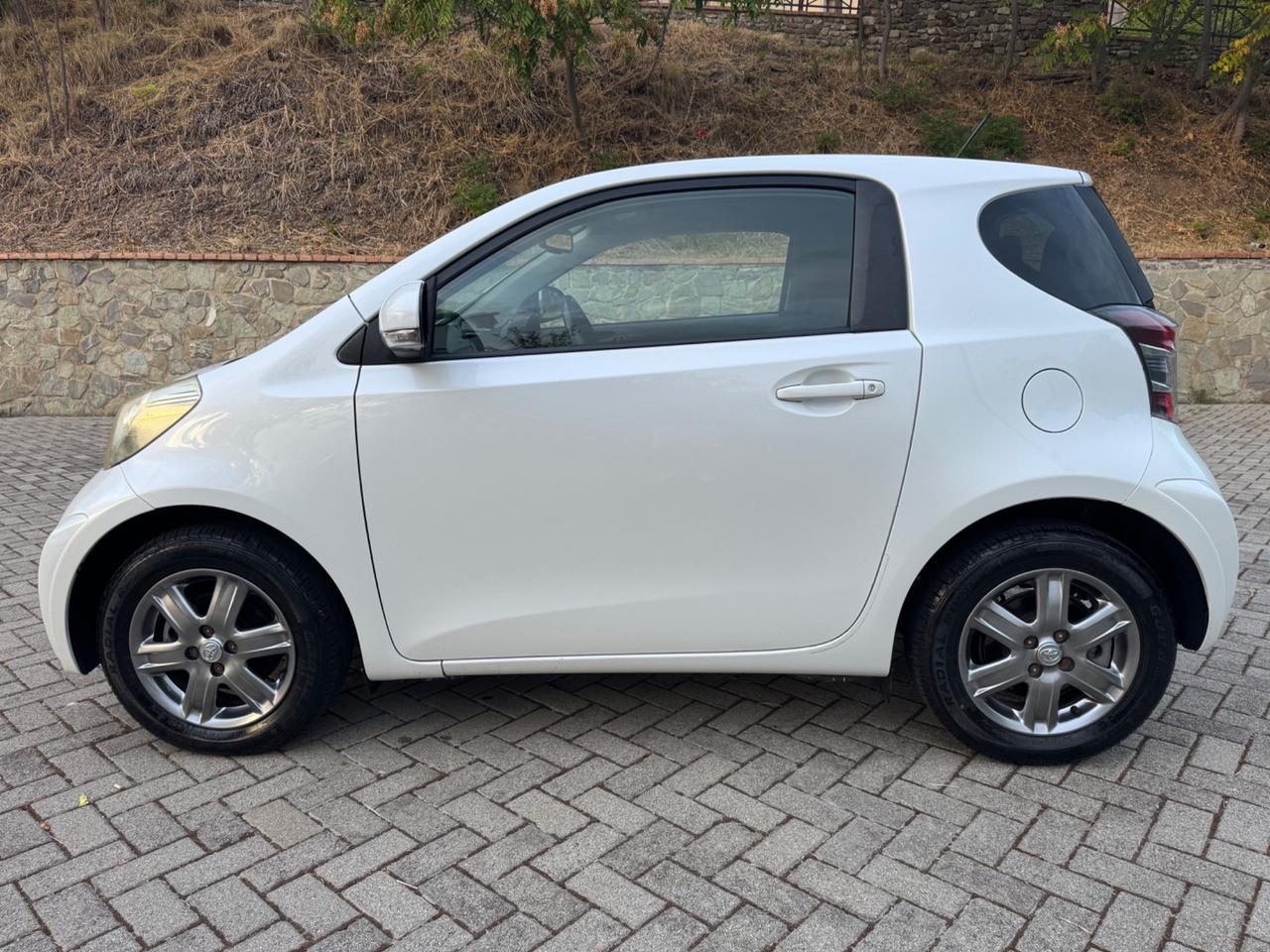 Toyota iQ 1.0 Benzina *SOL* 2011