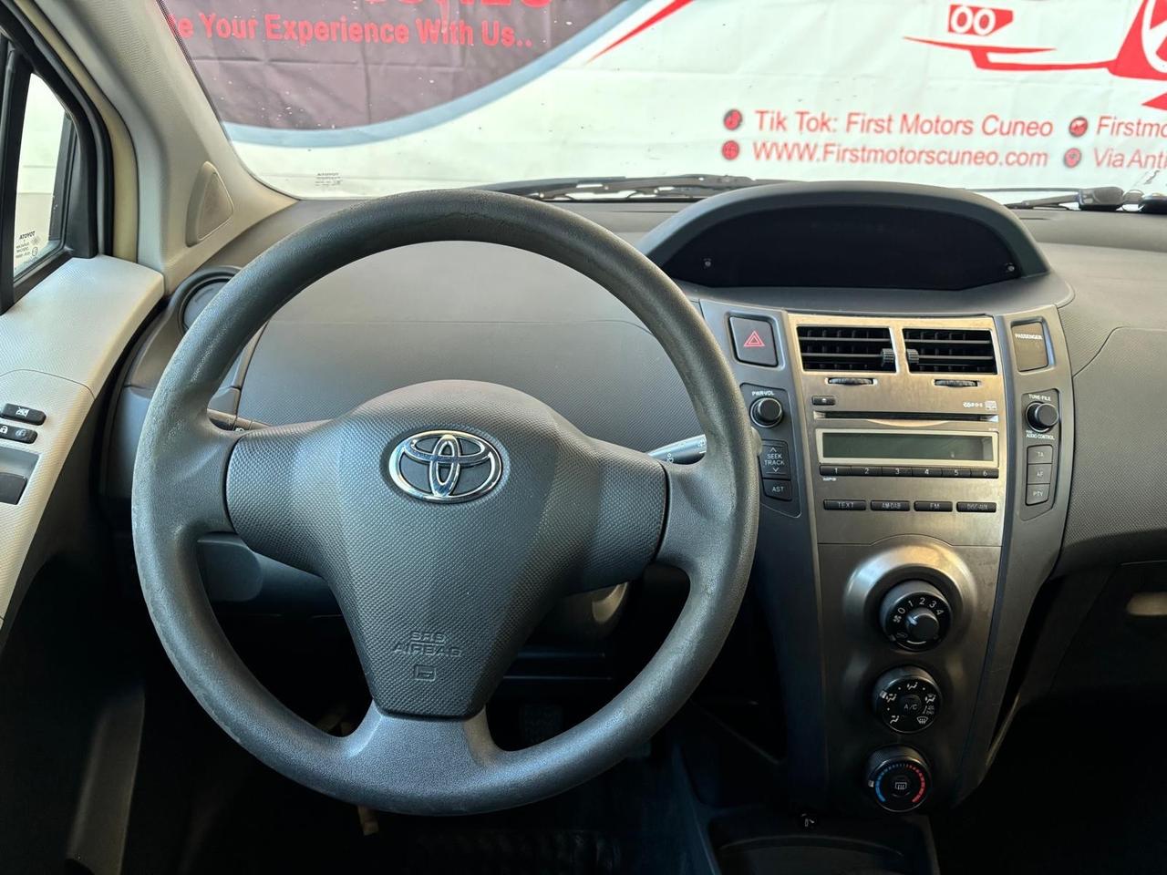 Toyota Yaris 1.0 5P Luxury pack