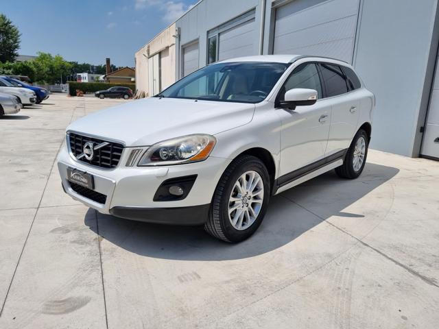 VOLVO XC60 2.4 D5 Momentum