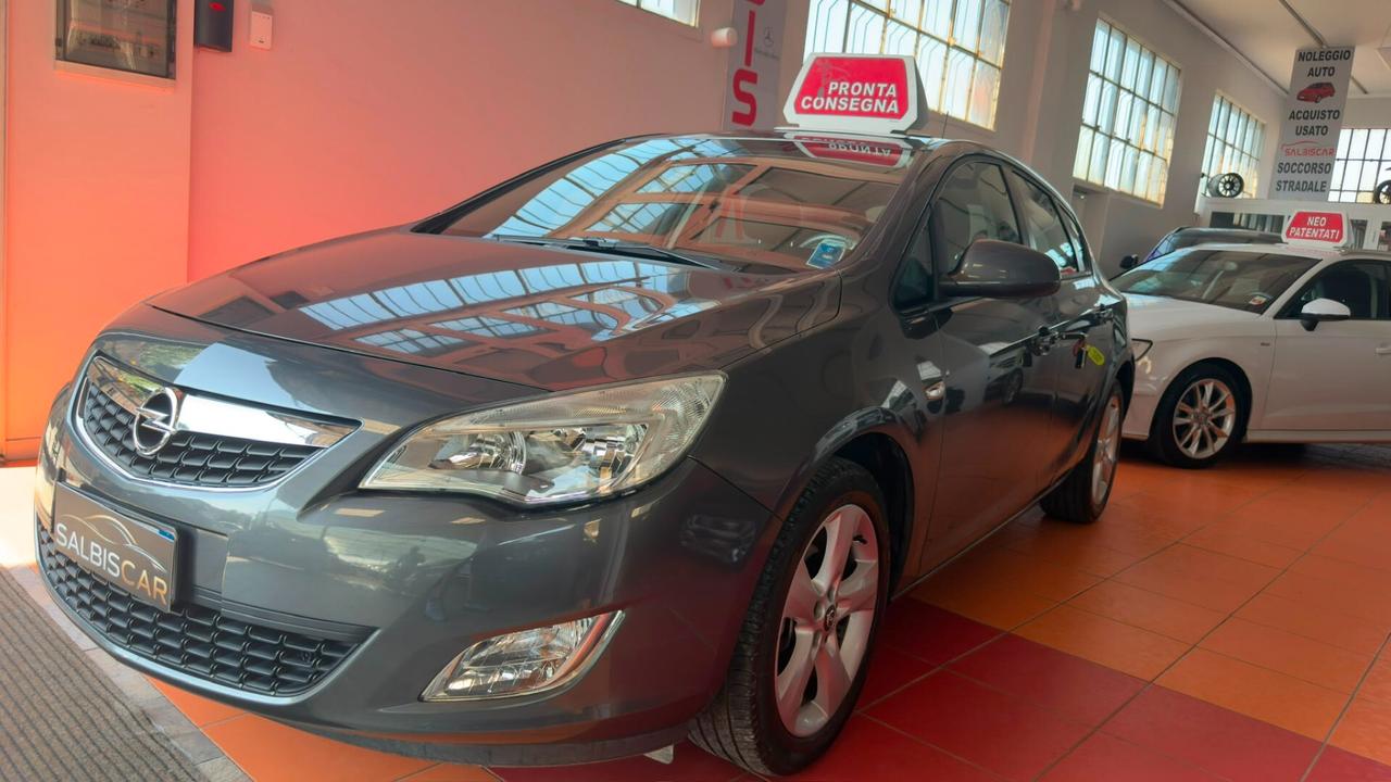 Opel Astra 1.4 100CV 5 porte Cosmo