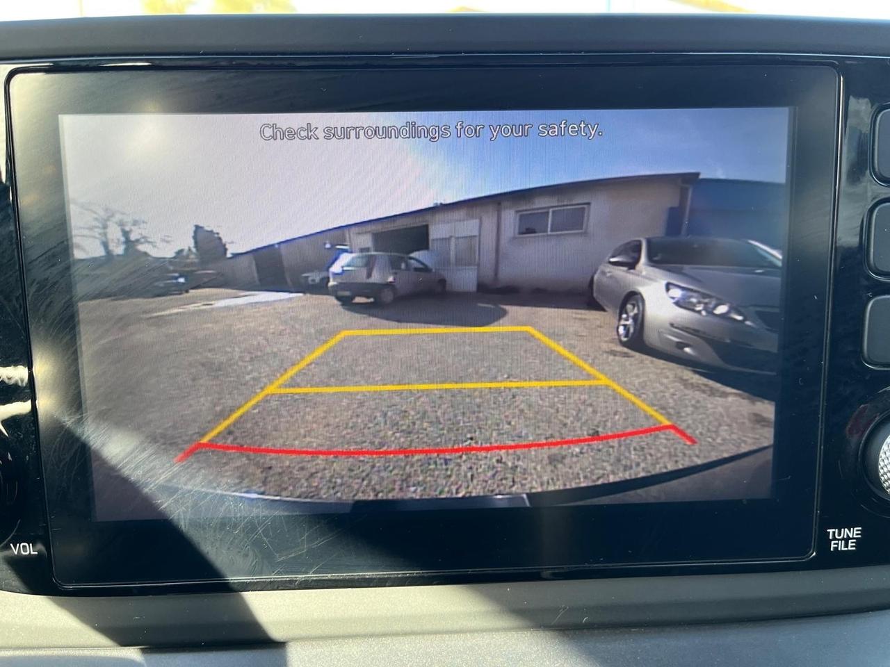 Hyundai i20-1.2 benz-full-2023