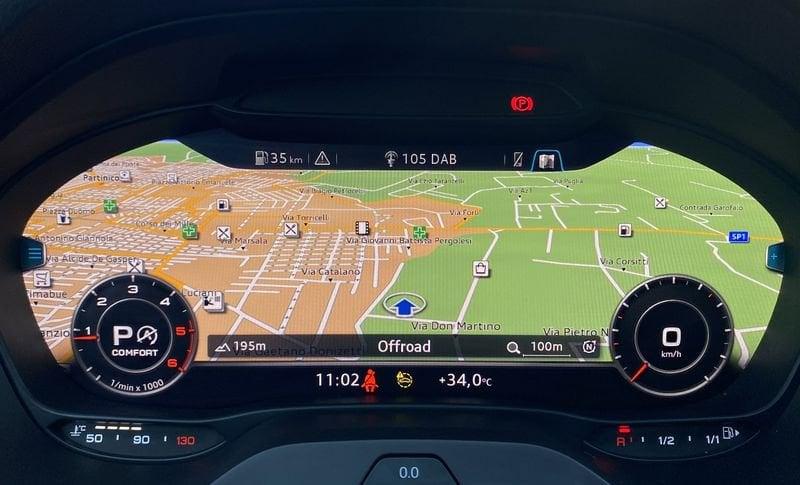 Audi Q2 S Line interno ed esterno 2.0 TDI 150CV s-tronic 35