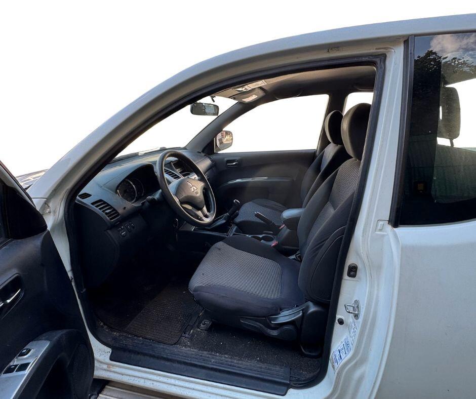 Mitsubishi L200 2.5 DI-D/136CV SC Inform DPF