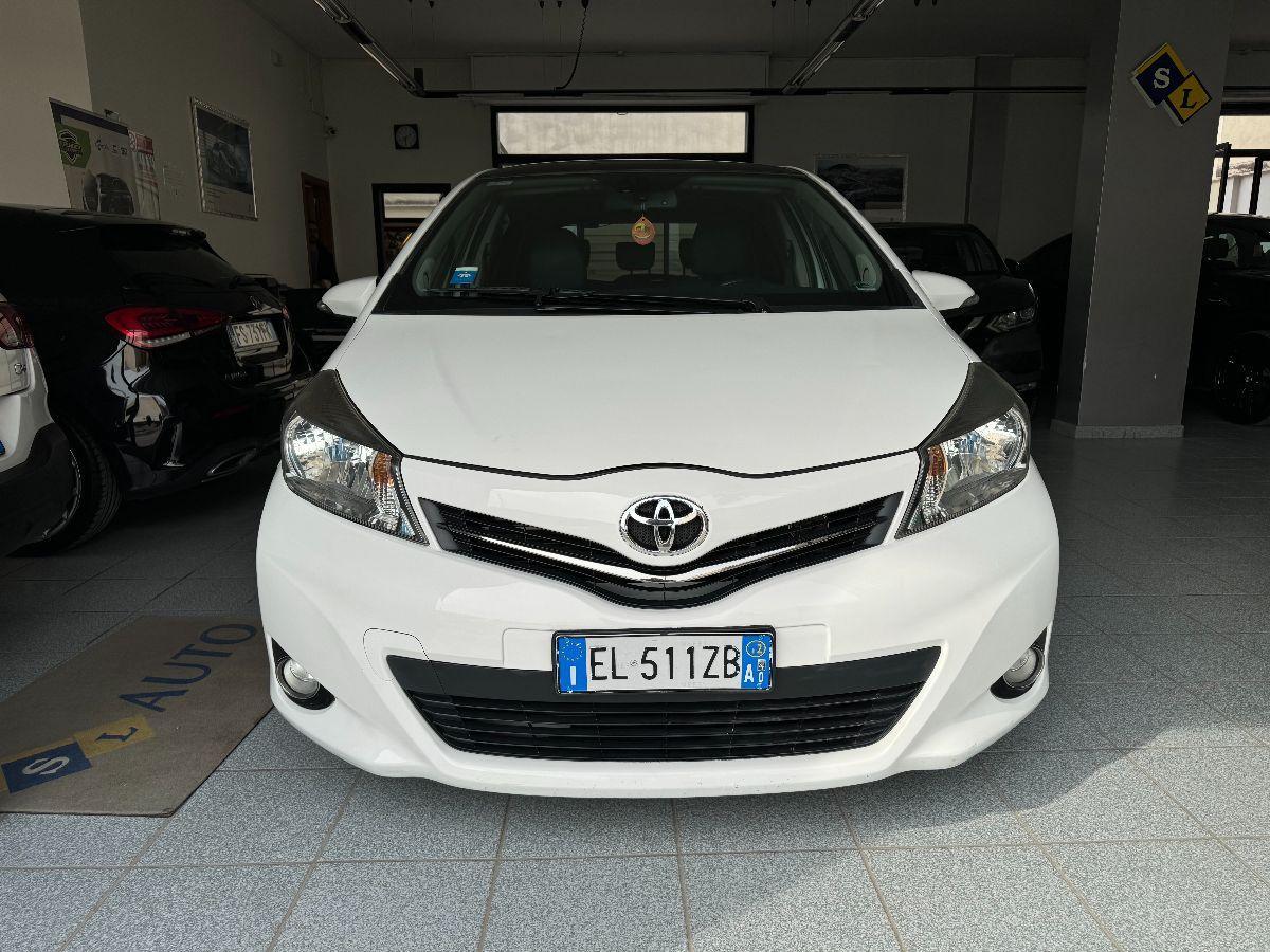 TOYOTA - Yaris - 1.4 D-4D 5p. Lounge TETTO/ NAVIGATORE/ PELLE/ RETROCAMERA