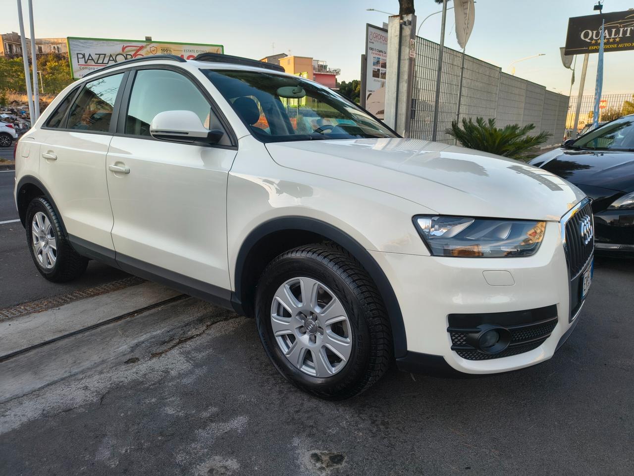 AUDI Q3 2.0 DIESEL TETTO PANORAMICO UNICOPROPRIETA