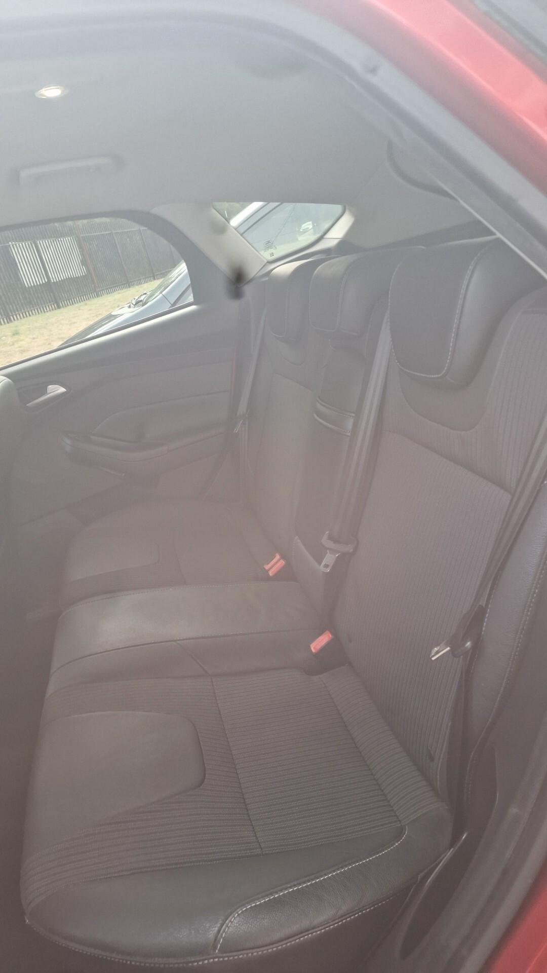 Focus 2.0 TDCi 115 CV Powershift Titanium "cambio automatico"