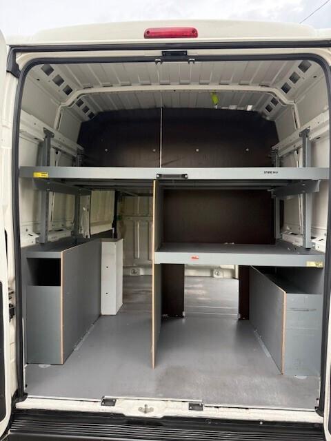 Peugeot Boxer 2.2 Hdi 140cv allestito store van