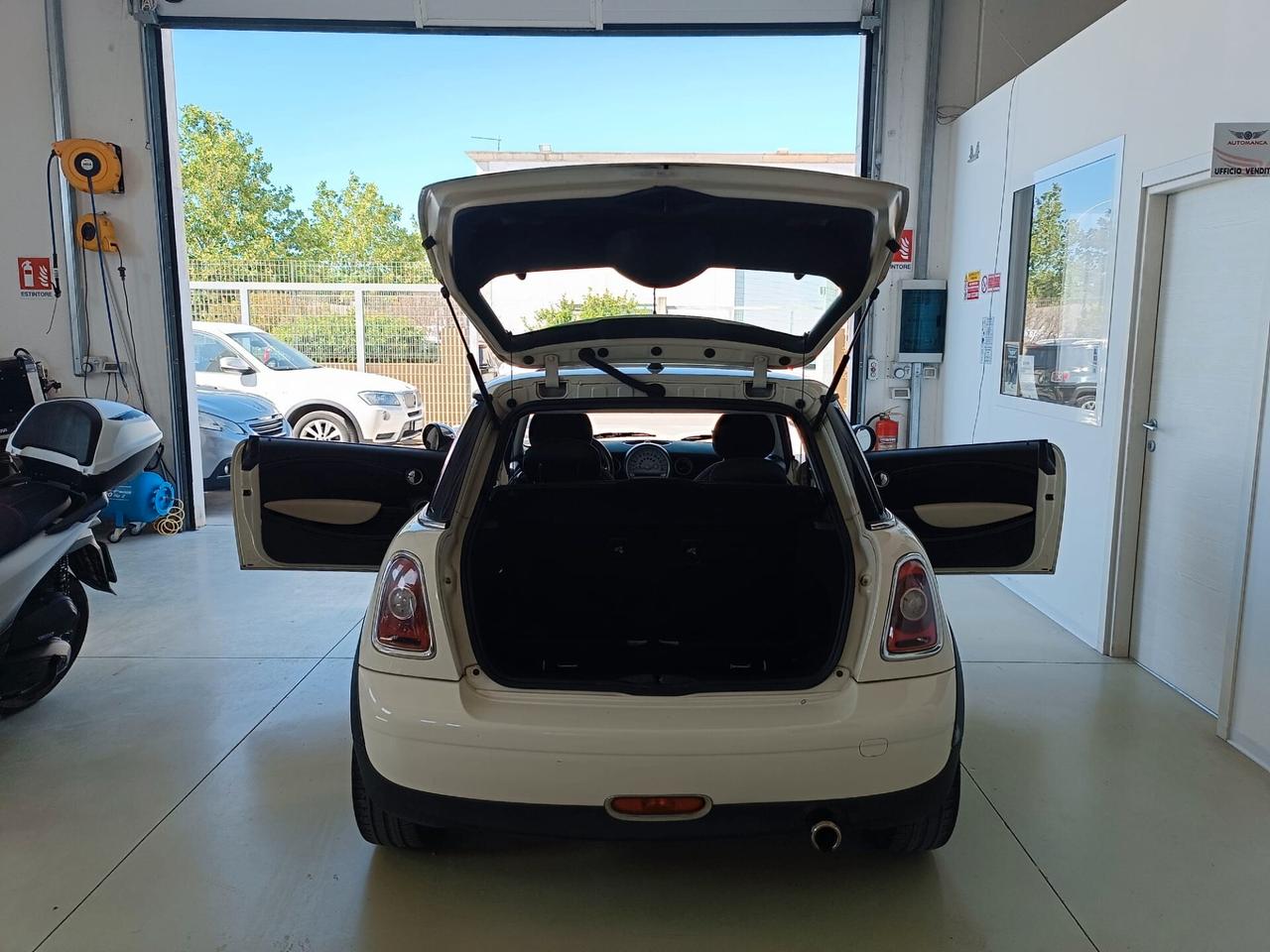 Mini 1.4 16V One Chili