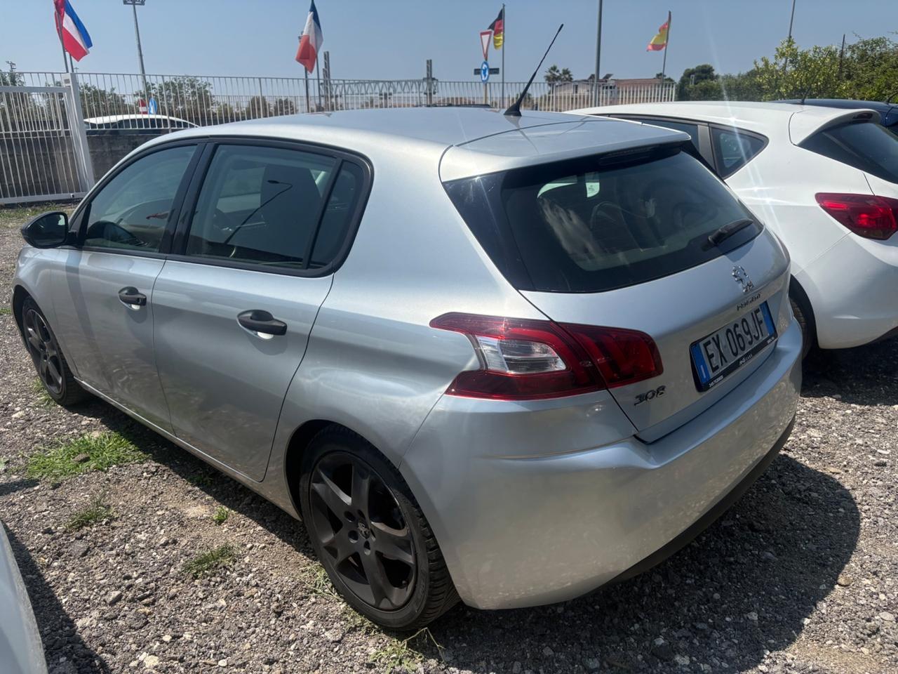 Peugeot 308 1.2 VTi 82 CV Access