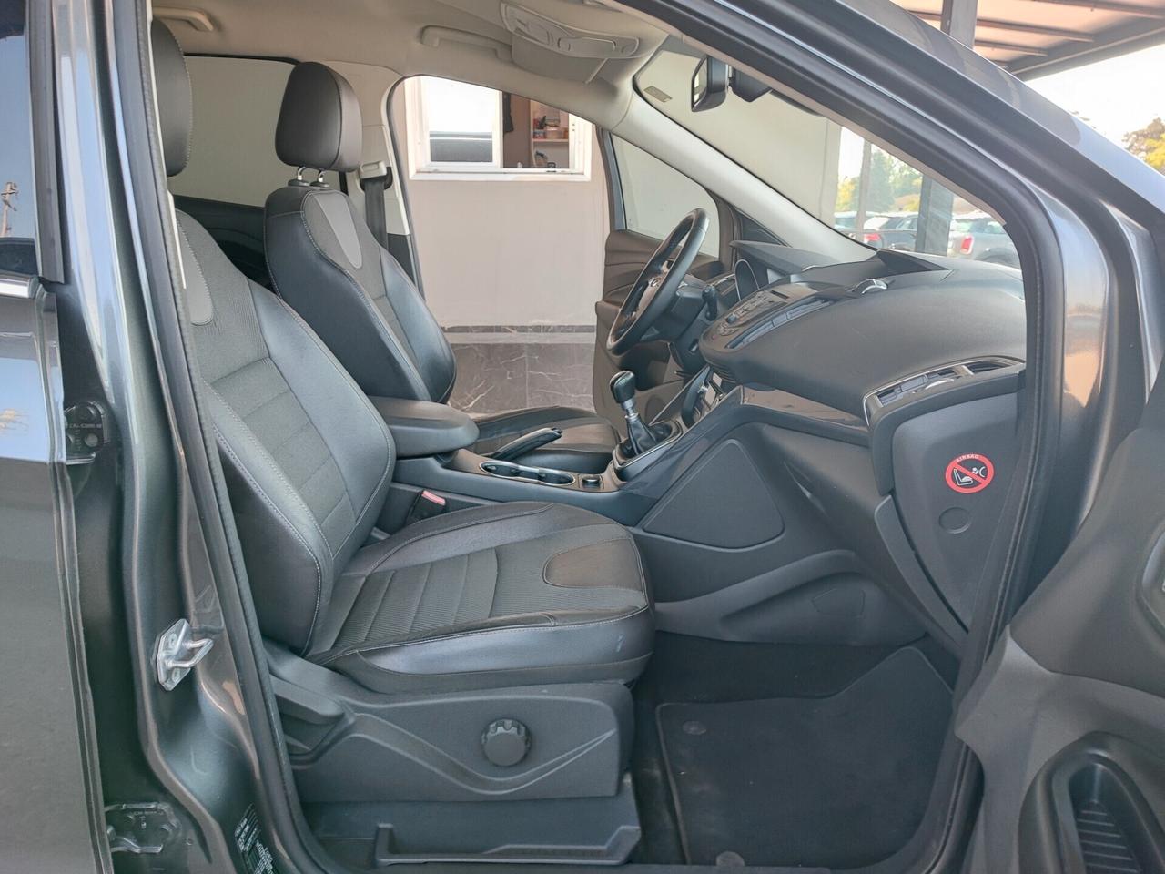 Ford Kuga 2.0 TDCI 120 CV S&S 2WD Titanium
