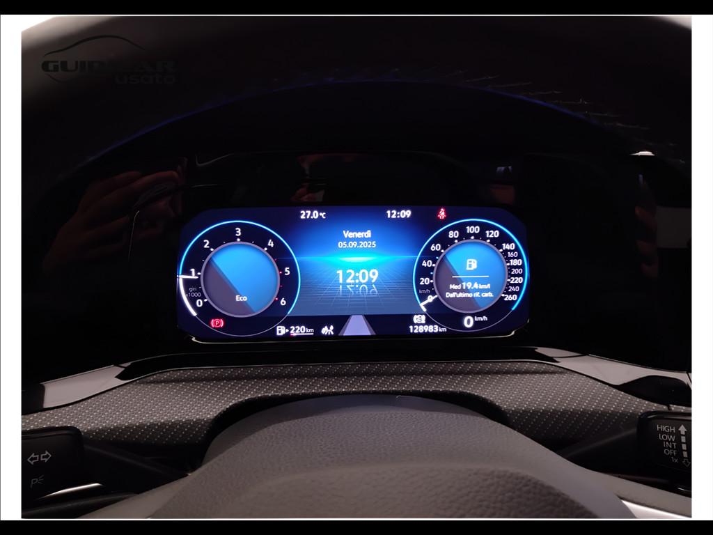 VOLKSWAGEN Golf VIII 2020 - Golf 2.0 tdi R-Line 150cv