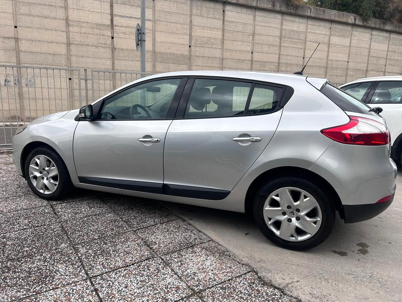 Renault Megane Mégane 1.5 dCi 110CV EDC Attractive