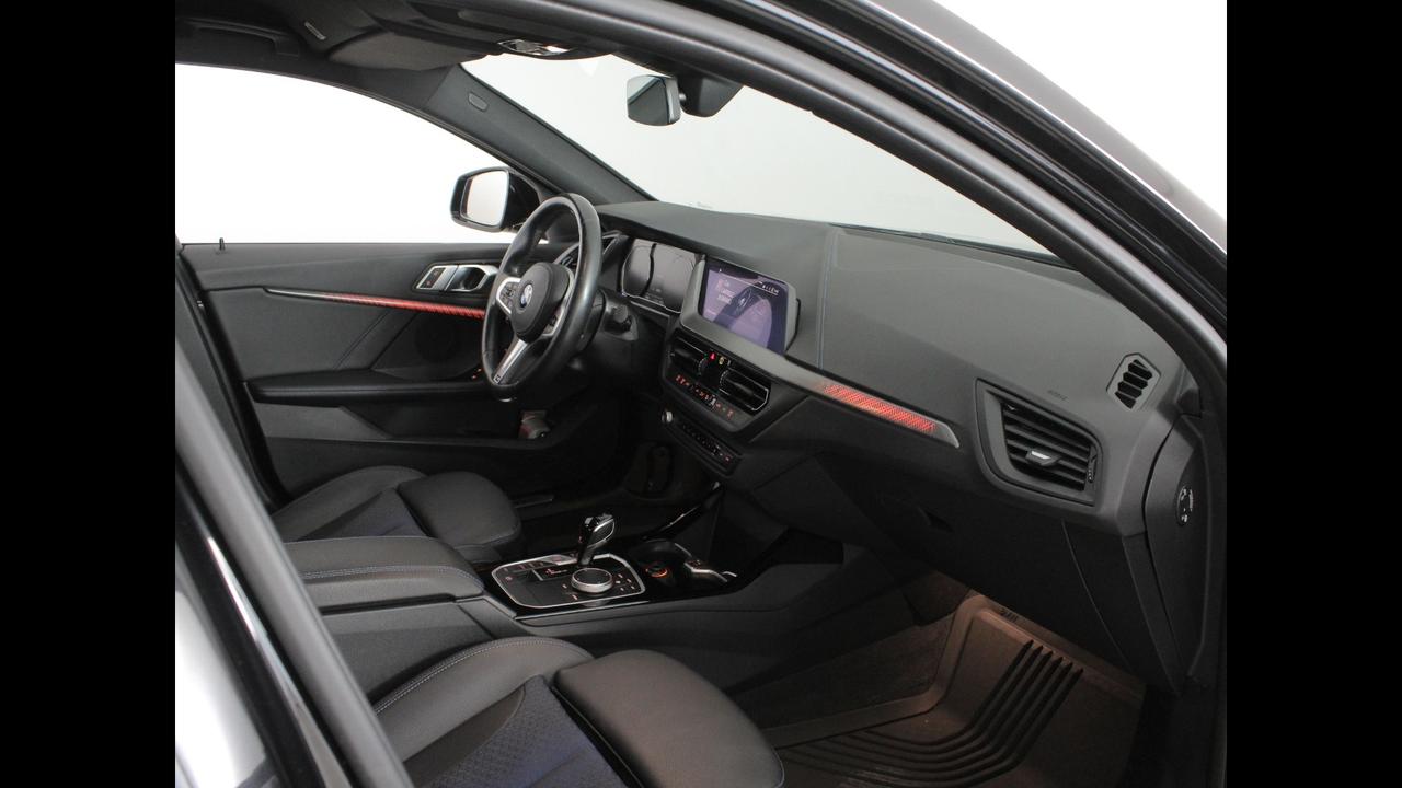 BMW Serie 1 F40 - 116d Msport auto