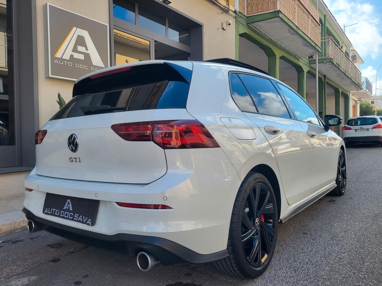 Volkswagen Golf GTI 2.0 DSG 245 CV/PELLE VIENNA / TETTO APRIBILE / FARI IQ...