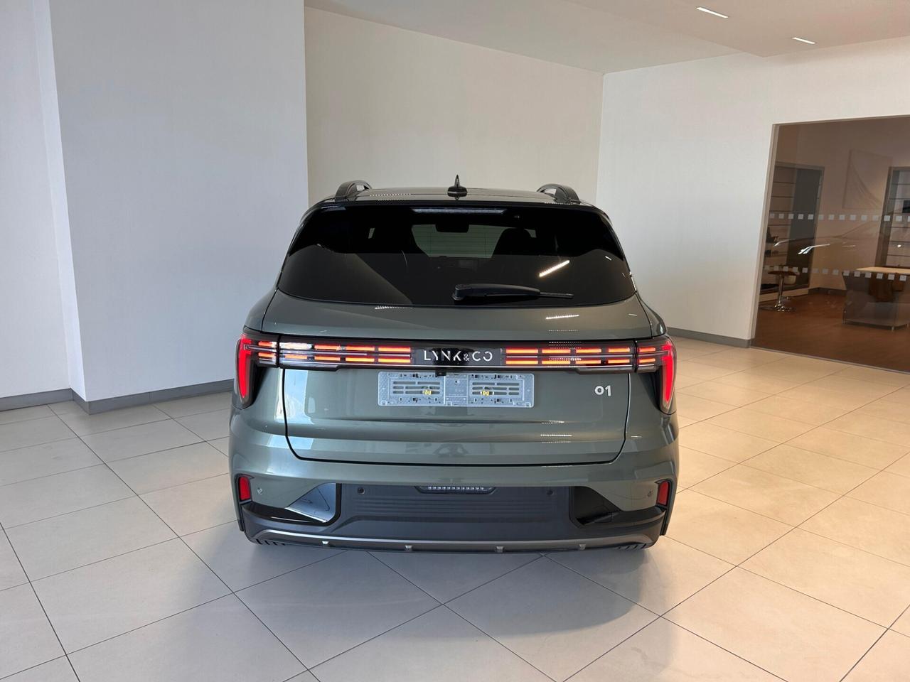 Lynk&co 01 PHEV More