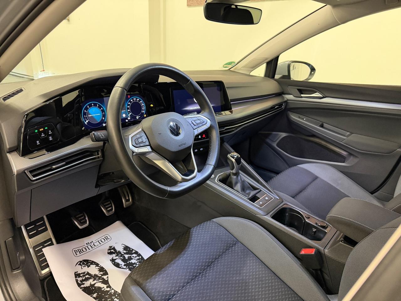 Volkswagen Golf 8 - ACTIVE - FULL OPTIONAL